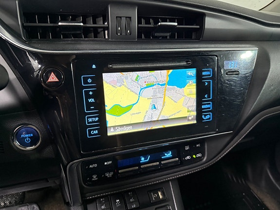 Toyota Auris 11 of 15