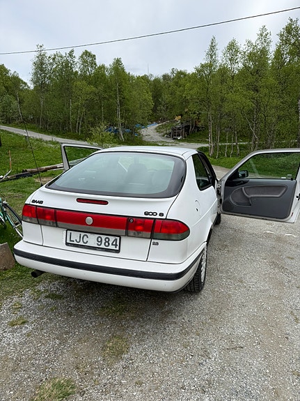 Saab 900 4 of 5
