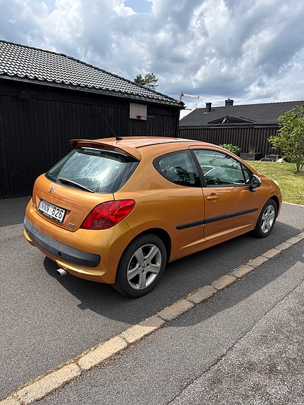 Peugeot 207 2 of 3
