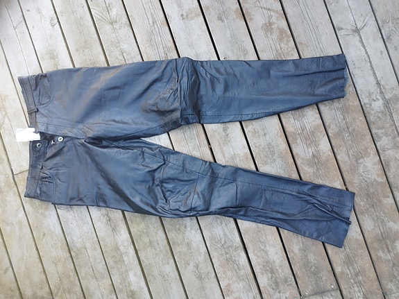 Product image 16 of 28