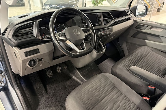 Volkswagen Caravelle 9 of 21