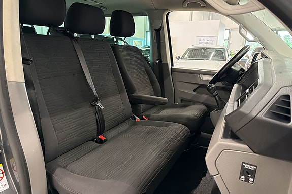 Volkswagen Caravelle 18 of 21