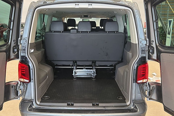 Volkswagen Caravelle 21 of 21