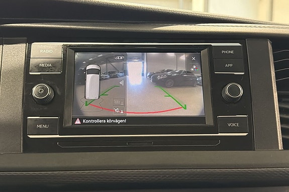 Volkswagen Caravelle 13 of 21