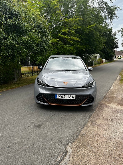 Cupra Born 3 of 4