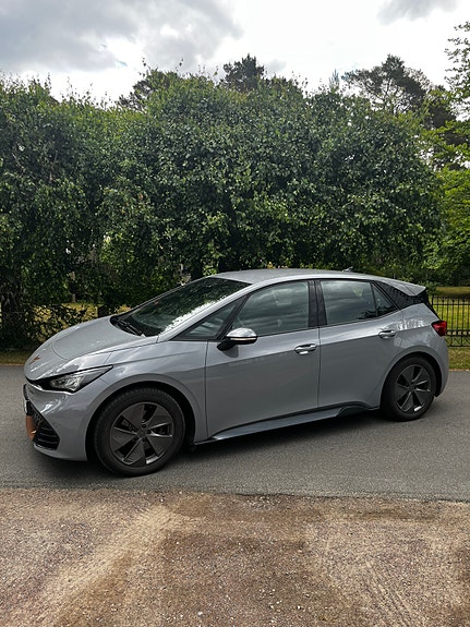 Cupra Born 2 of 4