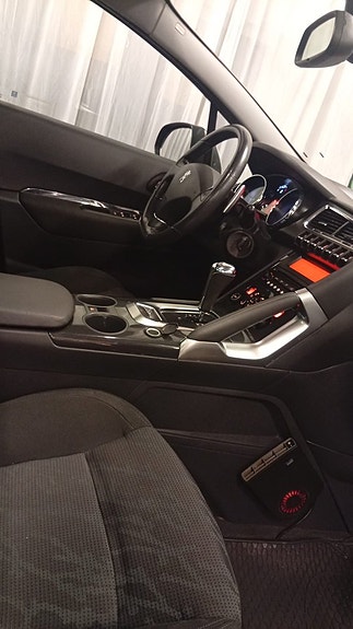 Peugeot 3008 6 of 8