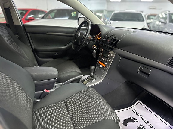 Toyota Avensis 11 of 13