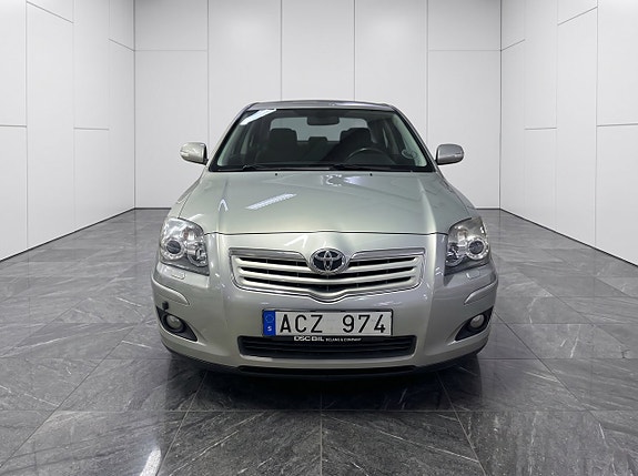Toyota Avensis 4 of 5