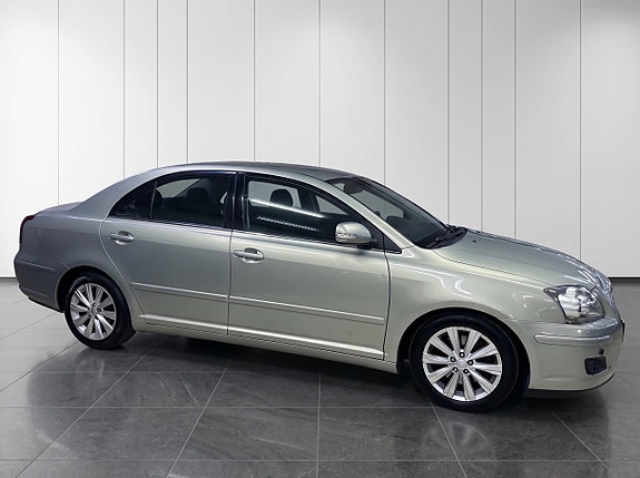 Toyota Avensis 5 of 5