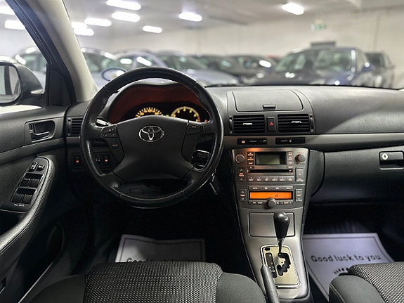 Toyota Avensis 12 of 13