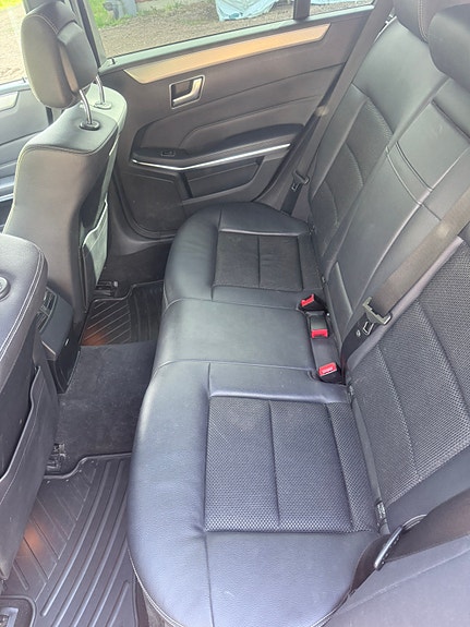 Mercedes-Benz E220 7 of 8