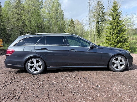 Mercedes-Benz E220 5 of 8