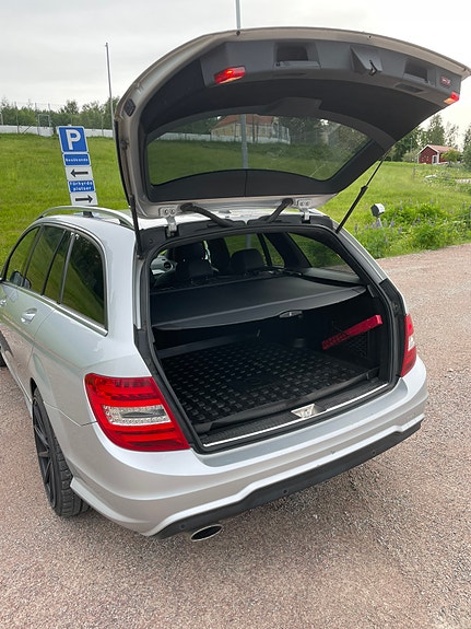 Mercedes-Benz C220 5 of 5