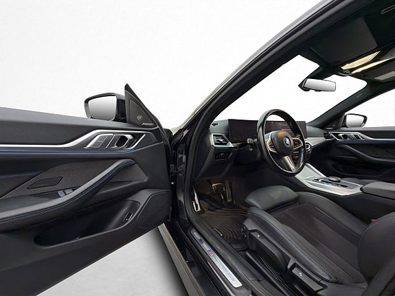 BMW i4 9 of 30