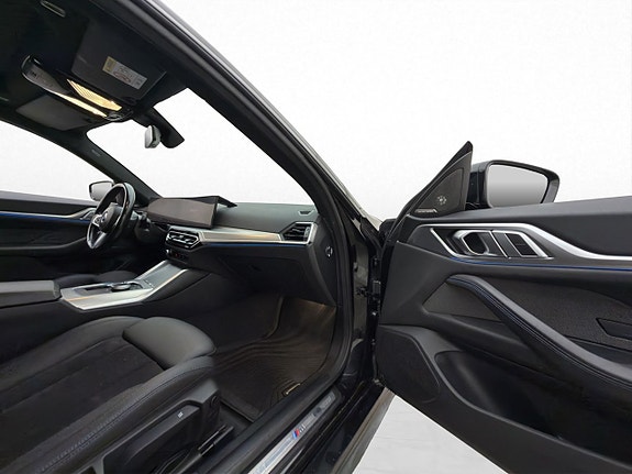 BMW i4 13 of 30
