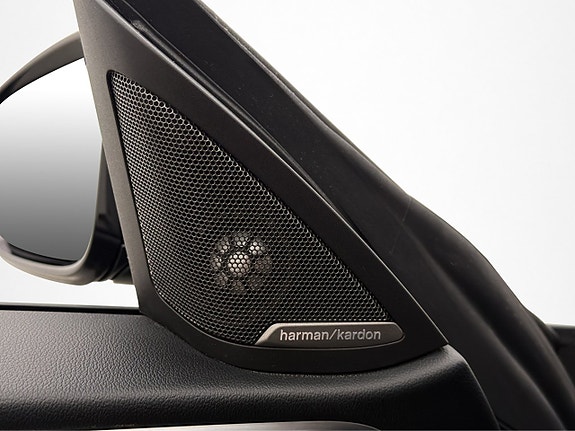 BMW i4 16 of 30