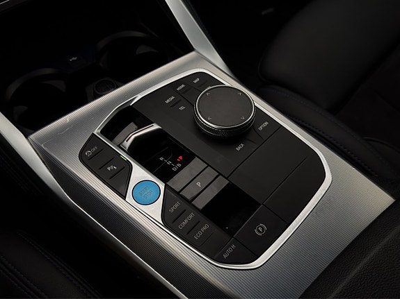 BMW i4 27 of 30