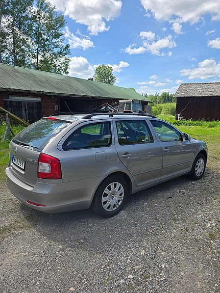 Skoda Octavia 3 of 5