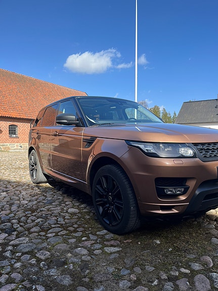 Land Rover Range Rover Sport 2 of 5