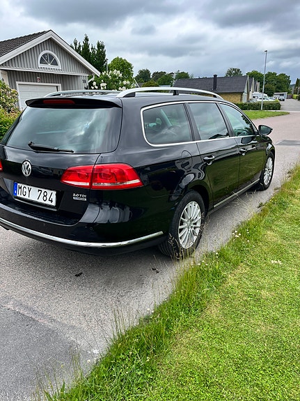 Volkswagen Passat 2 of 5