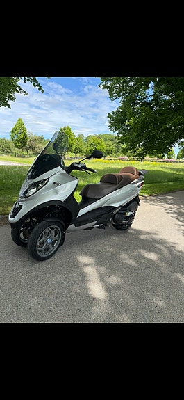 Piaggio MP3 500 2 of 6