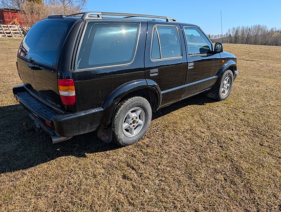 Chevrolet Blazer 3 of 5