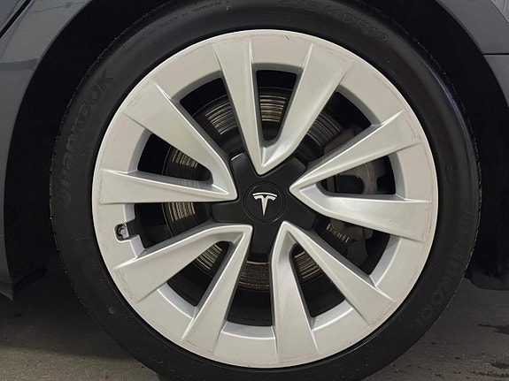 Tesla Model 3 9 of 15