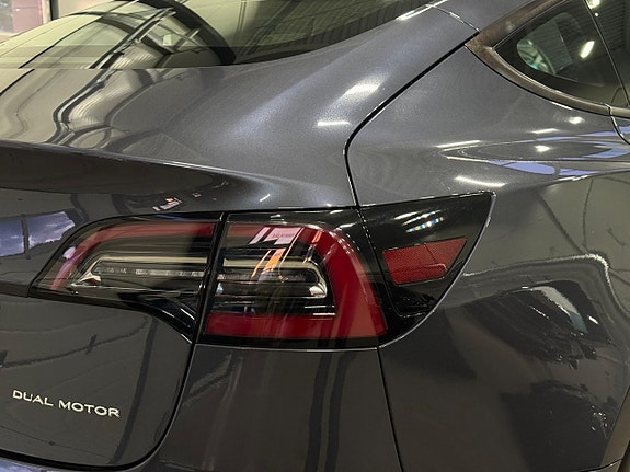 Tesla Model 3 11 of 15