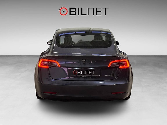 Tesla Model 3 8 of 15