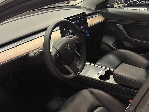 Tesla Model 3 12 of 15
