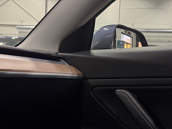 Tesla Model 3 15 of 15