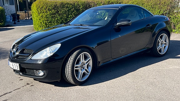 Mercedes-Benz SLK350 2 of 4