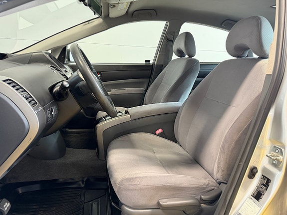 Toyota Prius 19 of 30