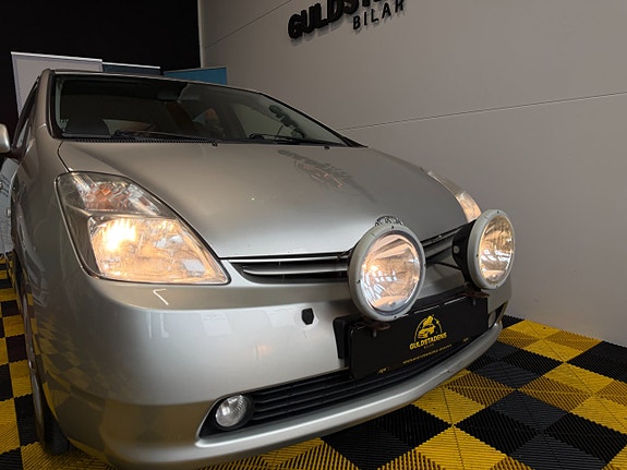 Toyota Prius 5 of 5