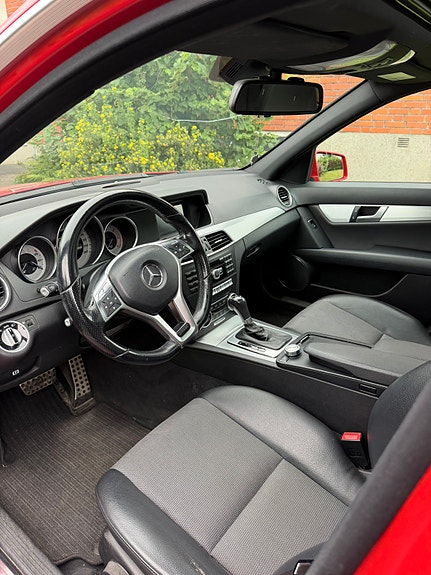 Mercedes-Benz C200 9 of 10