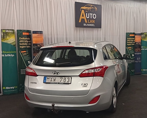 Hyundai i30 2 of 5