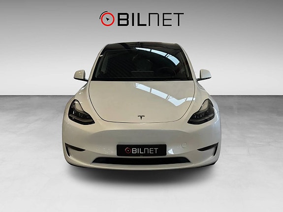 Tesla Model Y 3 of 13