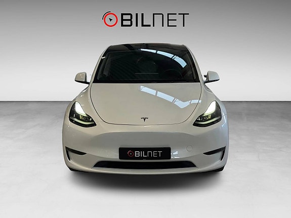 Tesla Model Y 5 of 13
