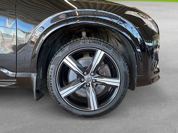 Volvo XC90 8 of 26