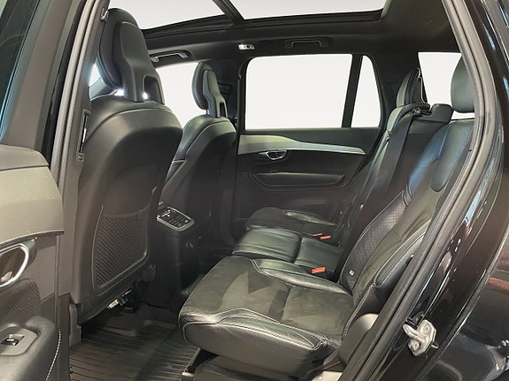 Volvo XC90 14 of 26