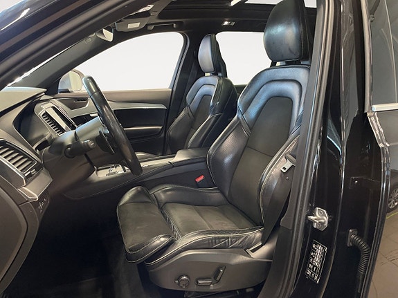 Volvo XC90 10 of 26