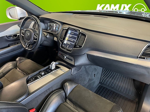 Volvo XC90 17 of 26