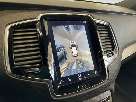 Volvo XC90 25 of 26