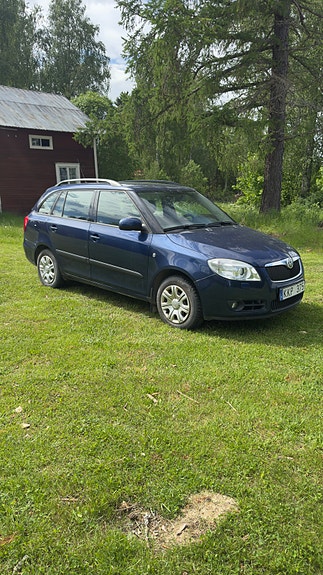 Skoda Fabia 2 of 5