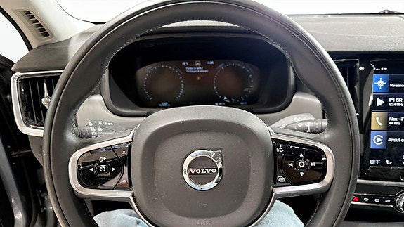Volvo S90 10 of 12