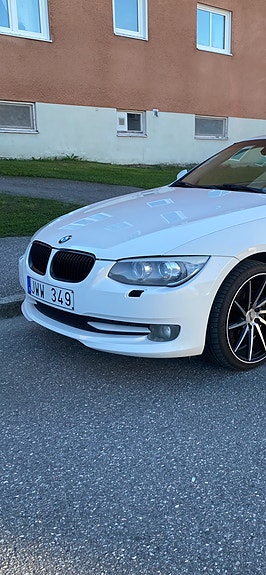 BMW 320d 4 of 5
