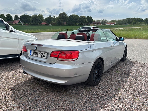 BMW 320i 6 of 7