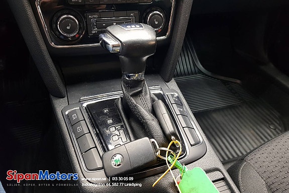 Skoda Superb 14 of 21