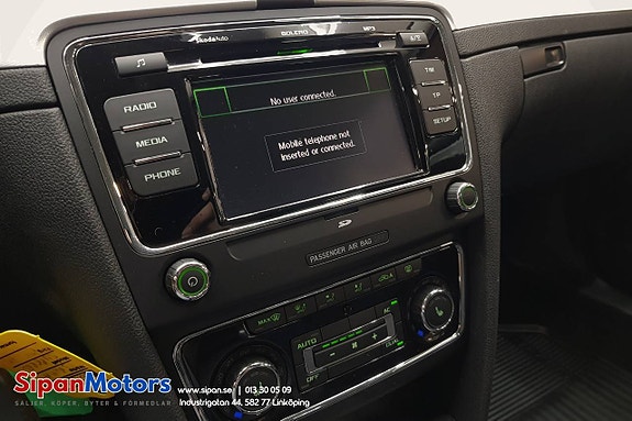 Skoda Superb 16 of 21